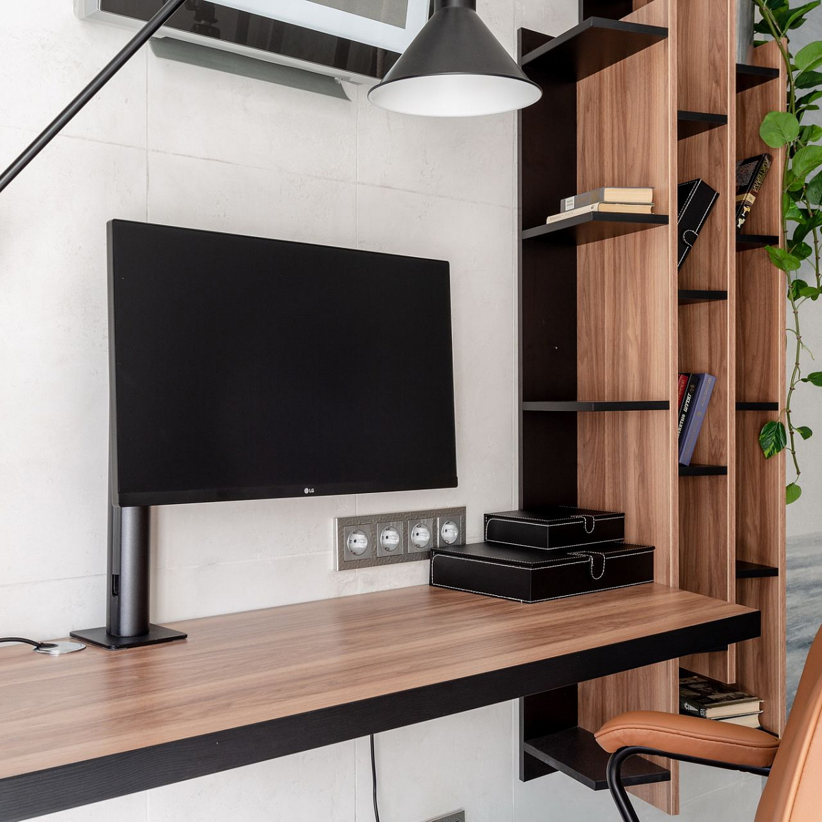 Рамка из поликарбоната на 4 поста Hammer серебряный W0042406