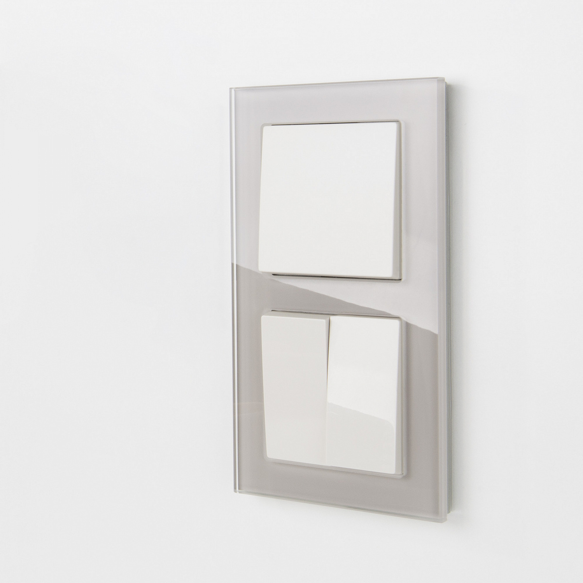 Рамка из стекла на 2 поста Favorit дымчатый W0021117