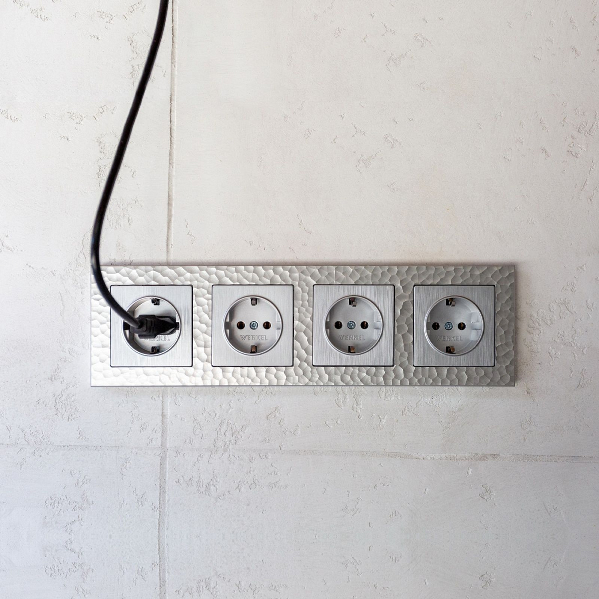 Рамка из поликарбоната на 4 поста Hammer серебряный W0042406